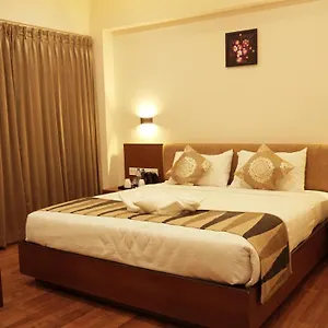 https://malabar-residency.kerala-hotels.net