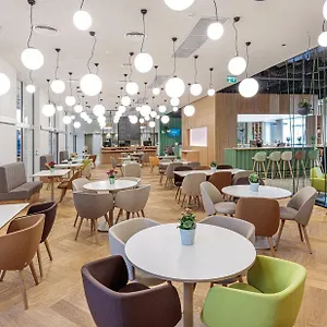 holiday-inn-prague-congress-centre.praguehotelsweb.com/